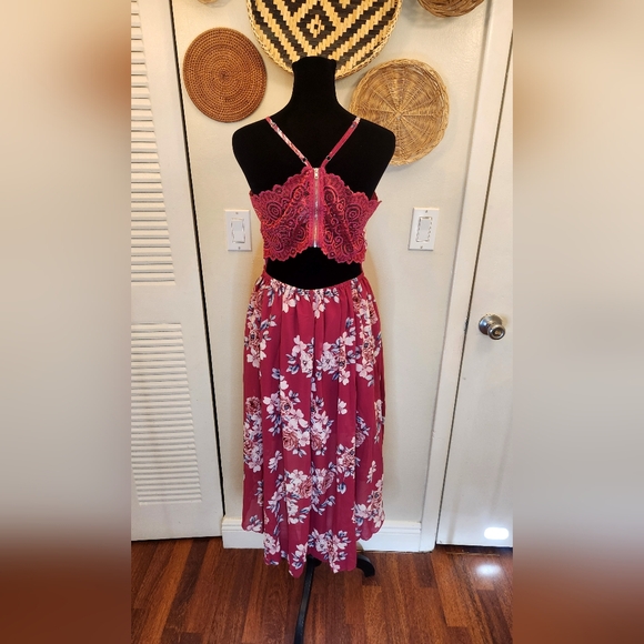 LAST ONE! High-low Floral Dress With Lace Back - Picture 10 of 11